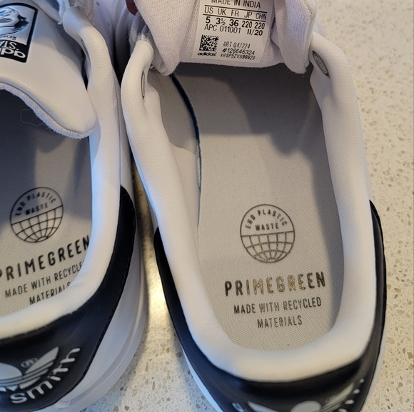*SOLD* Adidas Stan Smiths - Picture 6 of 6